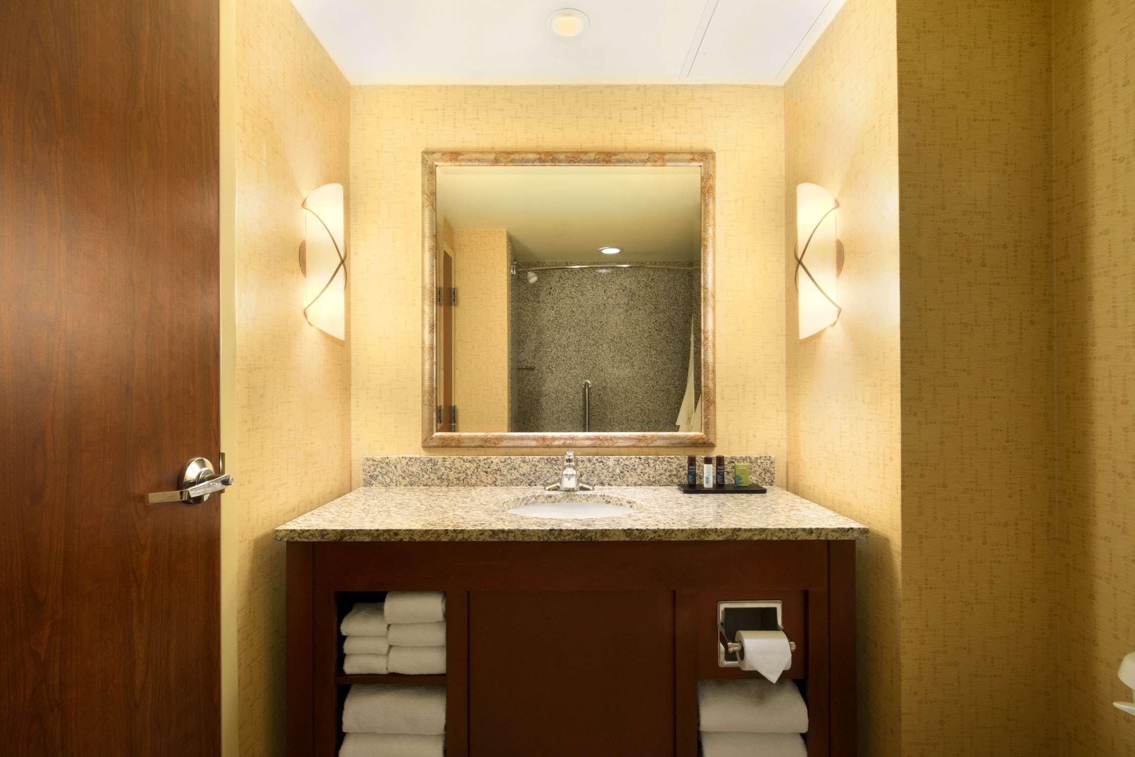 Embassy Suites By Hilton Norman Hotel & Conference Center Zimmer foto